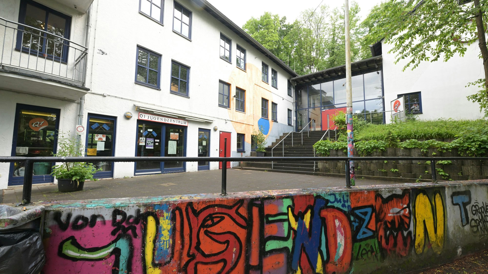 Das Foto zeigt das Jugendzentrum Q1