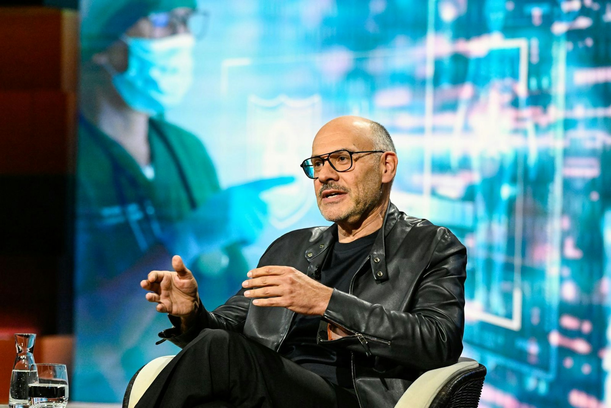 Mediziner André Nemat schwärmte von den Vorzügen Künstlicher Intelligenz im Bereich der Frühdiagnostik. (Bild: ZDF / Markus Hertrich)