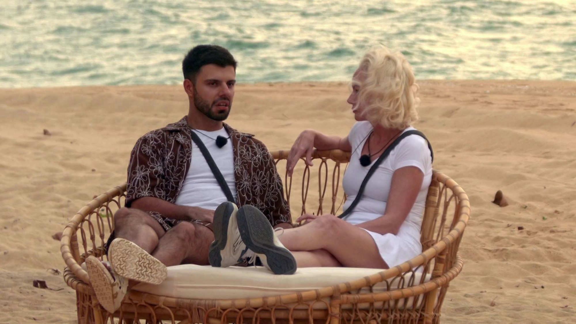 Neu am Beach: die ehemalige“Miss Teaxas“, Shawne Fielding-Williams (rechts), und ex-“Prince Charming“-Darsteller Martin Angelo. (Bild: RTLZWEI)