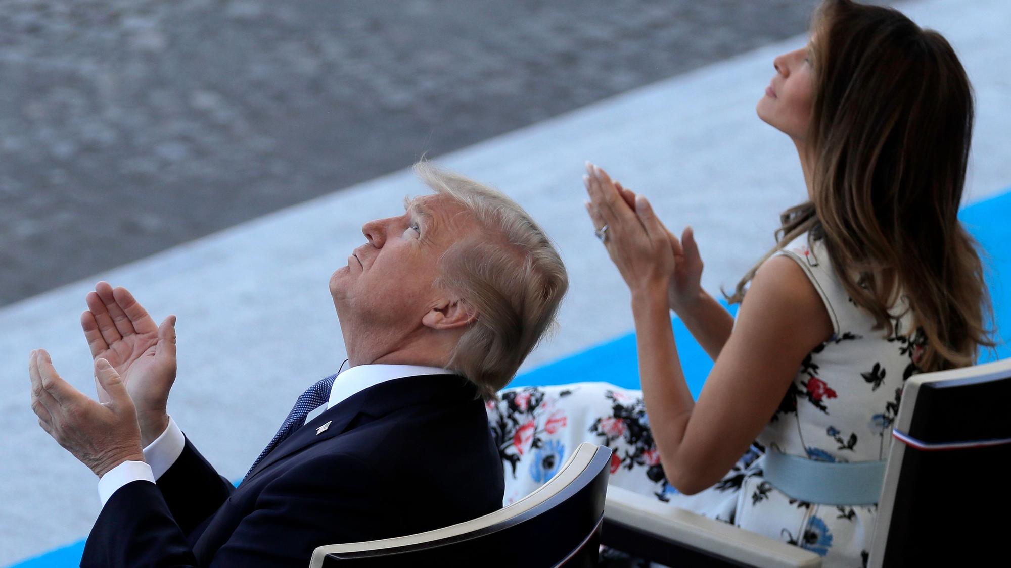 In seiner ersten Amtszeit waren US-Präsident Donald Trump und seine Frau Melania im Jahr 2017 Gäste der Militärparade in Paris zum französischen Nationalfeiertag am 14. Juli. Etwas Ähnliches schwebt Trump nun zu seinem Geburtstag vor.