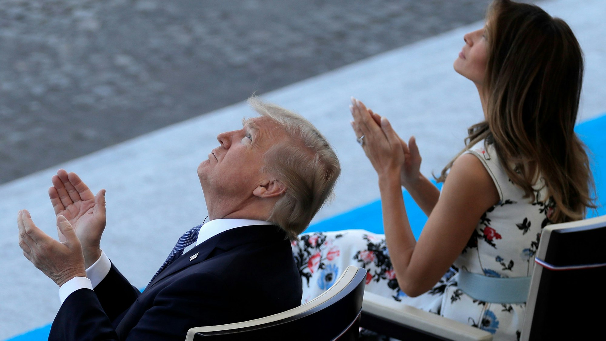 In seiner ersten Amtszeit waren US-Präsident Donald Trump und seine Frau Melania im Jahr 2017 Gäste der Militärparade in Paris zum französischen Nationalfeiertag am 14. Juli. Etwas Ähnliches schwebt Trump nun zu seinem Geburtstag vor.