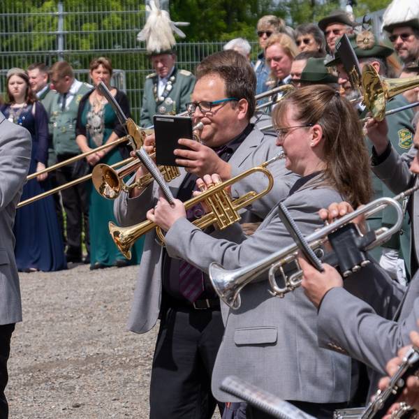 Das Foto zeigt das Basorchester Dürscheid beim Schützenfest Biesfeld