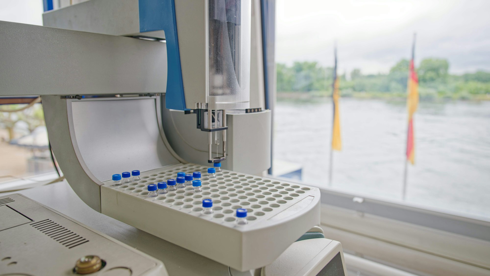 Die Rheingütestation ist ein zentraler Bestandteil des Gewässerschutzes am Rhein.