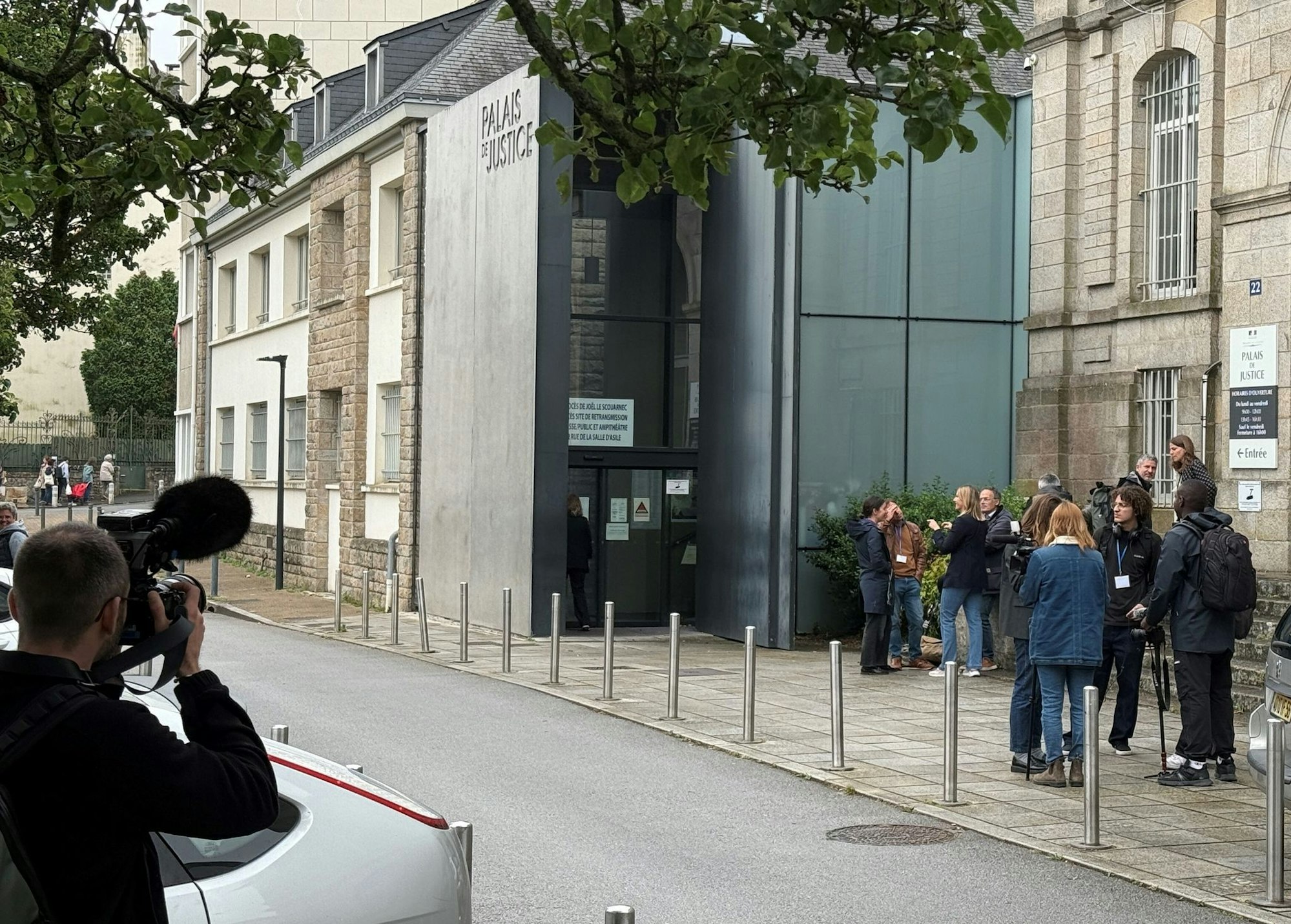 Der Prozess um den massenhaften Missbrauch junger Patienten durch einen Klinikarzt hat in Frankreich für Erschütterung gesorgt.
