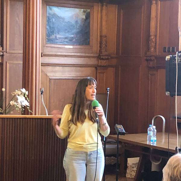 Irit Lahav berichtete, wie sie den Angriff der Hamas-Terroristen auf ihren Kibbuz Nir Oz überlebte.
