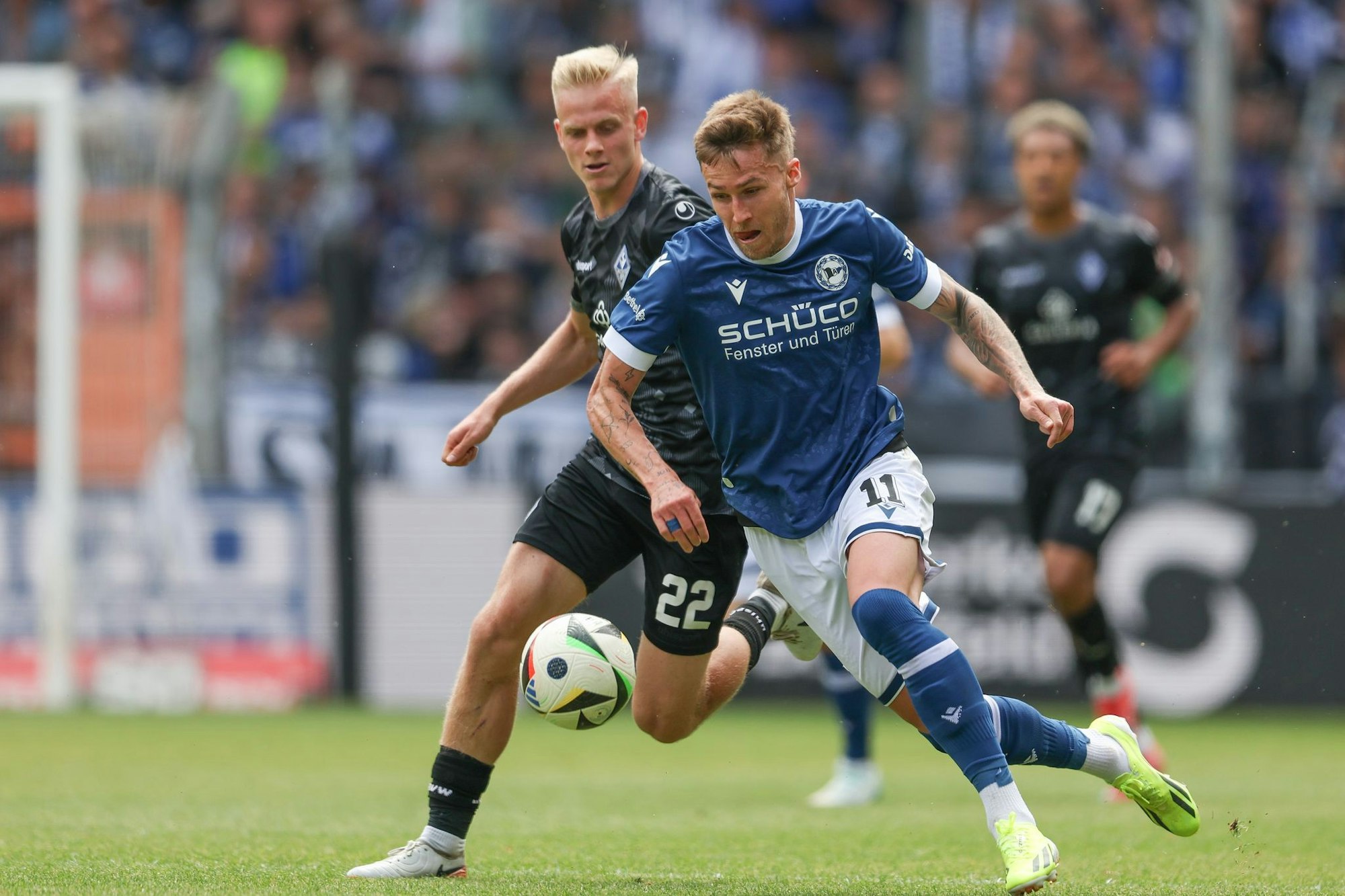 Joel Grodowski (r) traf gegen Lotte.
