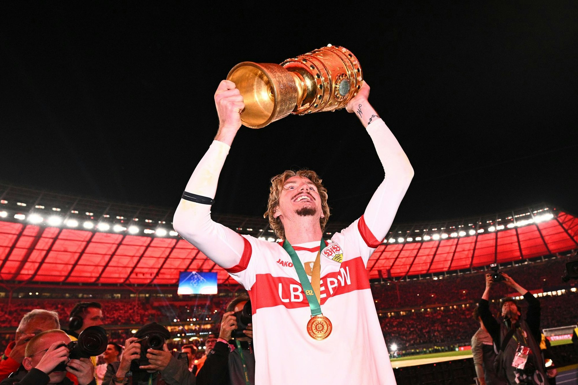Debütant Nick Woltemade kommt als DFB-Pokalsieger zum Nationalteam.