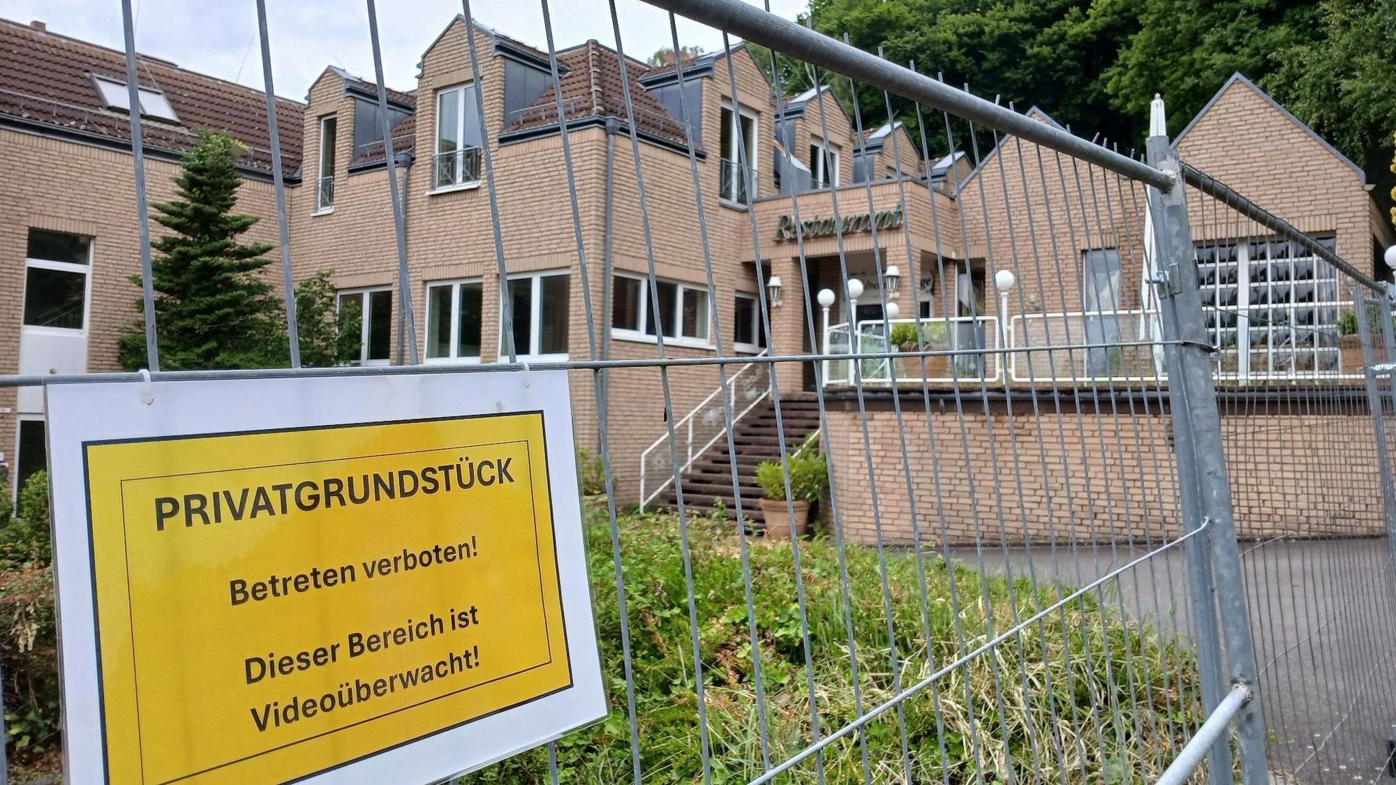Leerstehendes Waldhotel Grunge in Siegburg-Kaldauen