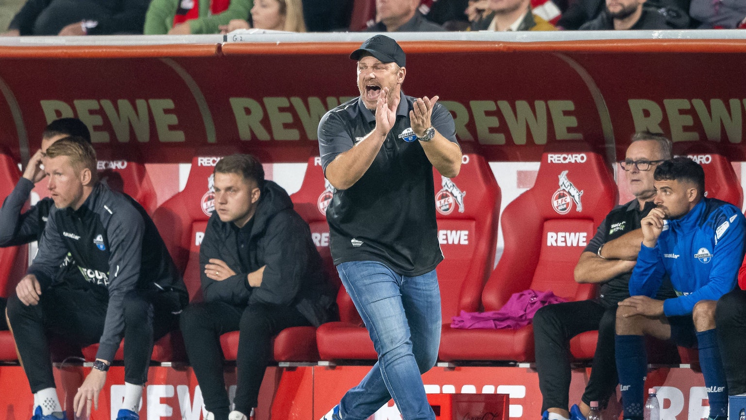 Lukas Kwasniok beim Sieg des SC Paderborn im Oktober 2024 in Köln