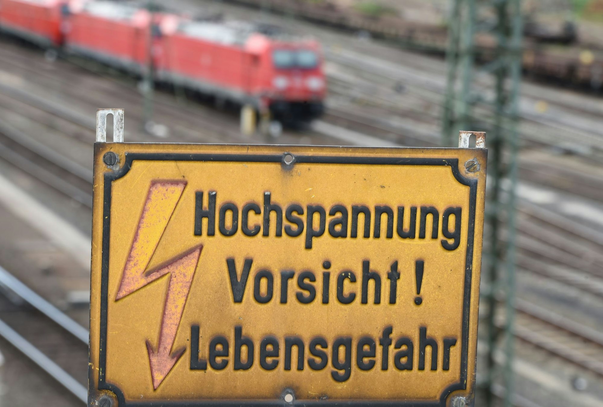 Die Bundespolizei rät wegen Lebensgefahr von Nachahmungen ab. (Symbolbild)