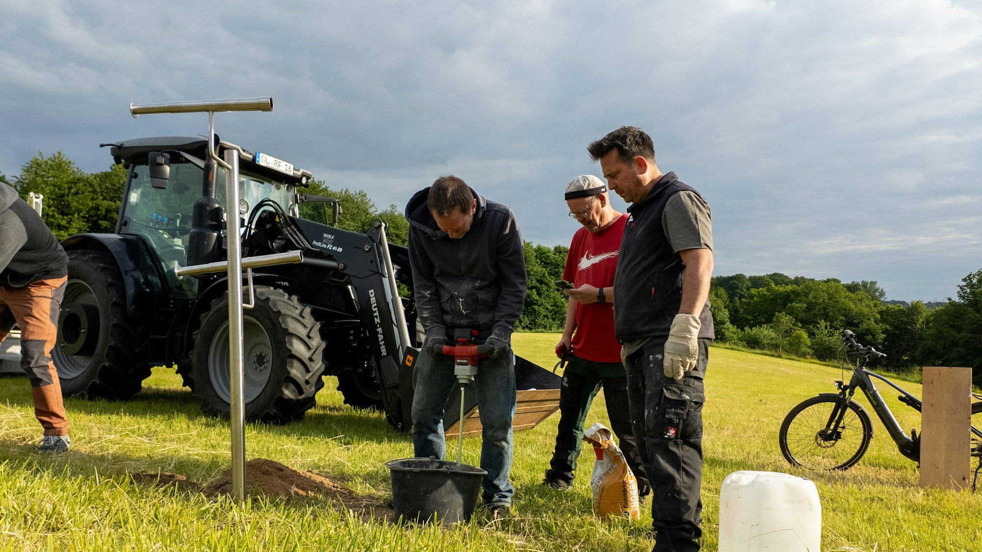 Das Foto zeigt Bauarbeiten am Hexenweg
