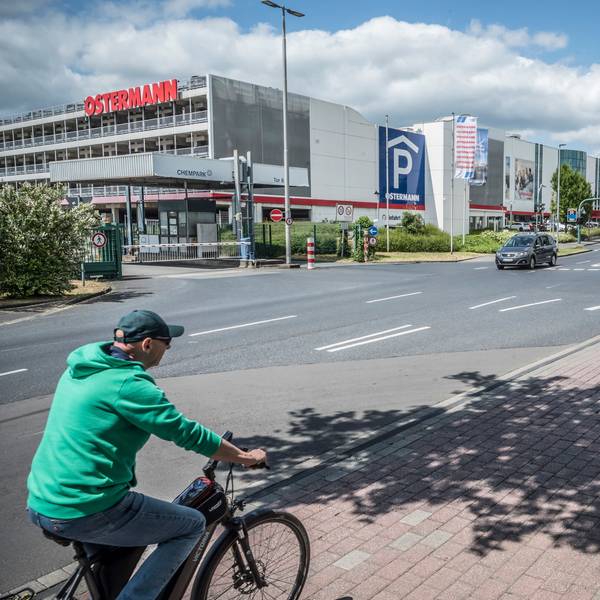 Über die Carl-Duisberg-Straße soll die Radpendlerroute geführt werden. Foto: Ralf Krieger