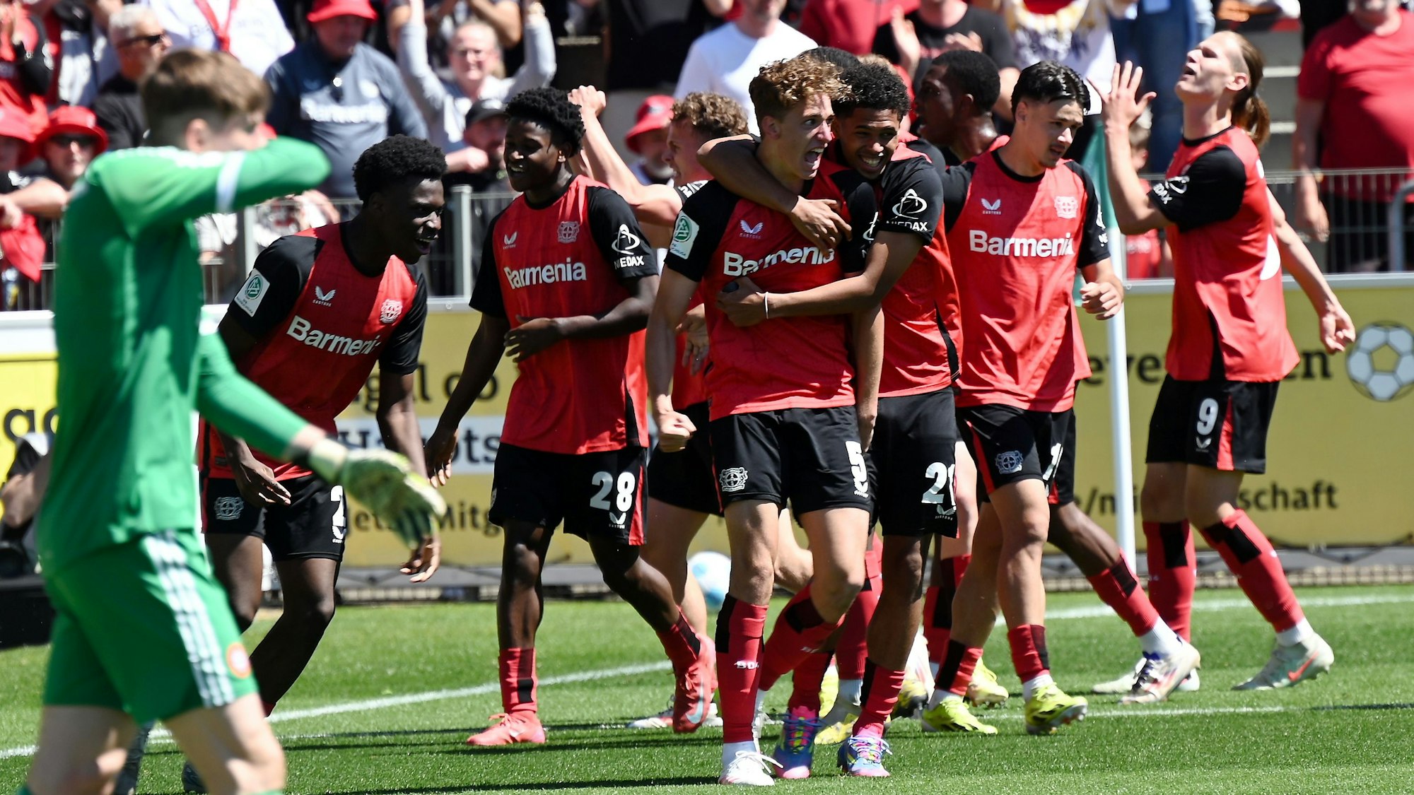 10.05.2025, Fussball-U 19-Bayer 04-Bayern München
mitte: Torschütze Andrea Natali (Bayer)
Foto: Uli Herhaus