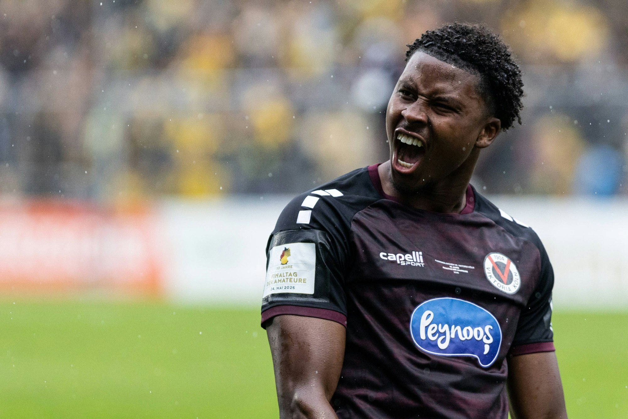 Bitburger-Pokalfinale 2025: Alemannia Aachen - Viktoria Köln 24.05.2025 Viktoria Köln bejubelt das Tor, 2:2 durch Lopes Cabral, Sidny Viktoria Köln, 5 Bitburger-Pokalfinale 2025: Alemannia Aachen - Viktoria Köln Sportpark Höhenberg, Köln 24.05.2025 *** Bitburger Pokalfinale 2025 Alemannia Aachen Viktoria Köln 24 05 2025 Viktoria Köln celebrates the goal, 2 2 by Lopes Cabral, Sidny Viktoria Köln, 5 Bitburger Pokalfinale 2025 Alemannia Aachen Viktoria Köln Sportpark Höhenberg, Cologne 24 05 2025 Copyright: xBEAUTIFULxSPORTS/Buriakovx