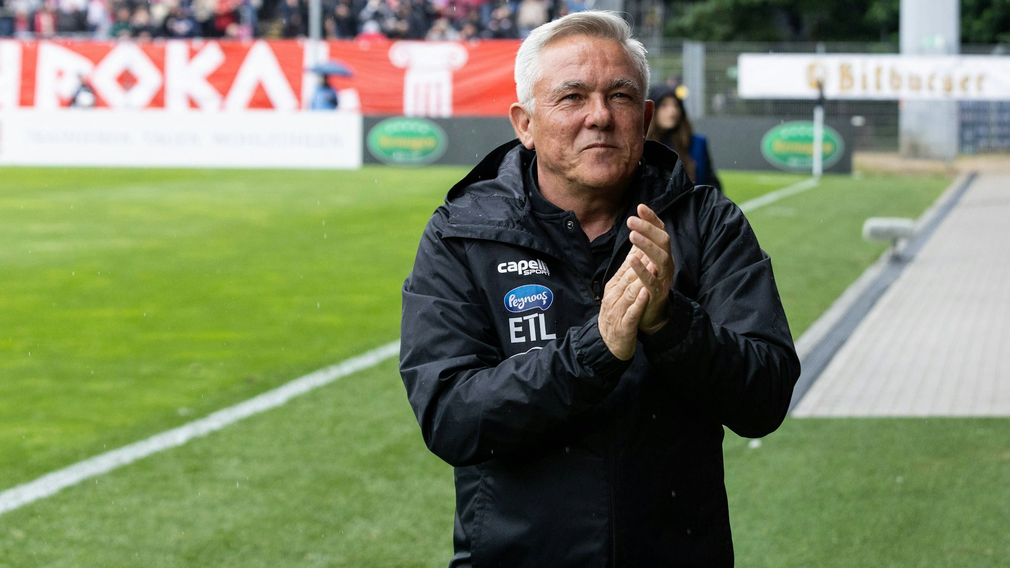 Bitburger-Pokalfinale 2025: Alemannia Aachen - Viktoria Köln 24.05.2025 Olaf Janßen Viktoria Köln, Cheftrainer Bitburger-Pokalfinale 2025: Alemannia Aachen - Viktoria Köln Sportpark Höhenberg, Köln 24.05.2025 *** Bitburger Pokalfinale 2025 Alemannia Aachen Viktoria Köln 24 05 2025 Olaf Janßen Viktoria Köln, Head Coach Bitburger Pokalfinale 2025 Alemannia Aachen Viktoria Köln Sportpark Höhenberg, Cologne 24 05 2025 Copyright: xBEAUTIFULxSPORTS/Buriakovx