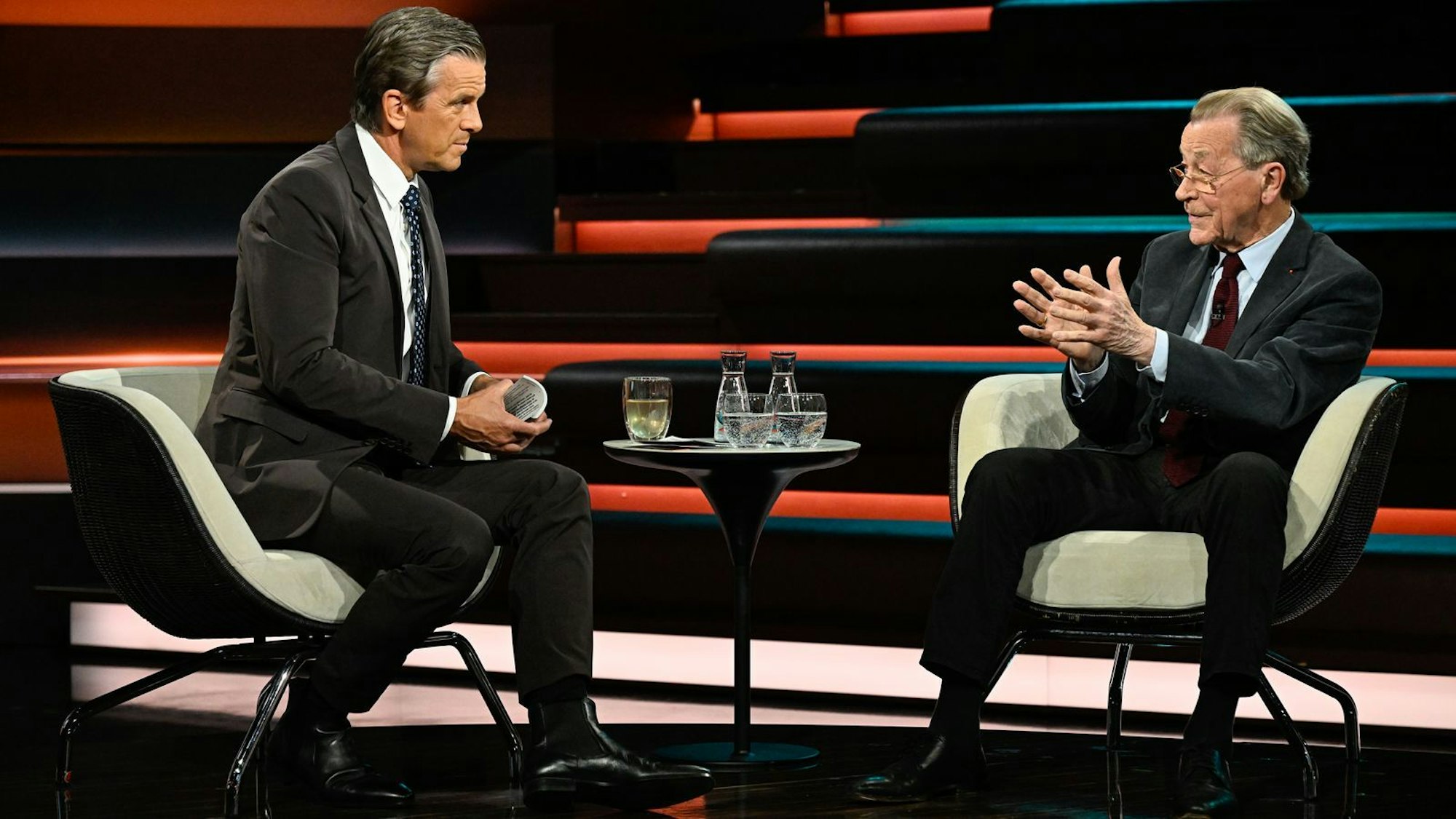 Im Gespräch mit Markus Lanz erklärte Franz Müntefering, dass er bis zu seinem Lebensende arbeiten wolle, denn: „Leben ist Arbeit - Arbeit ist Leben.“