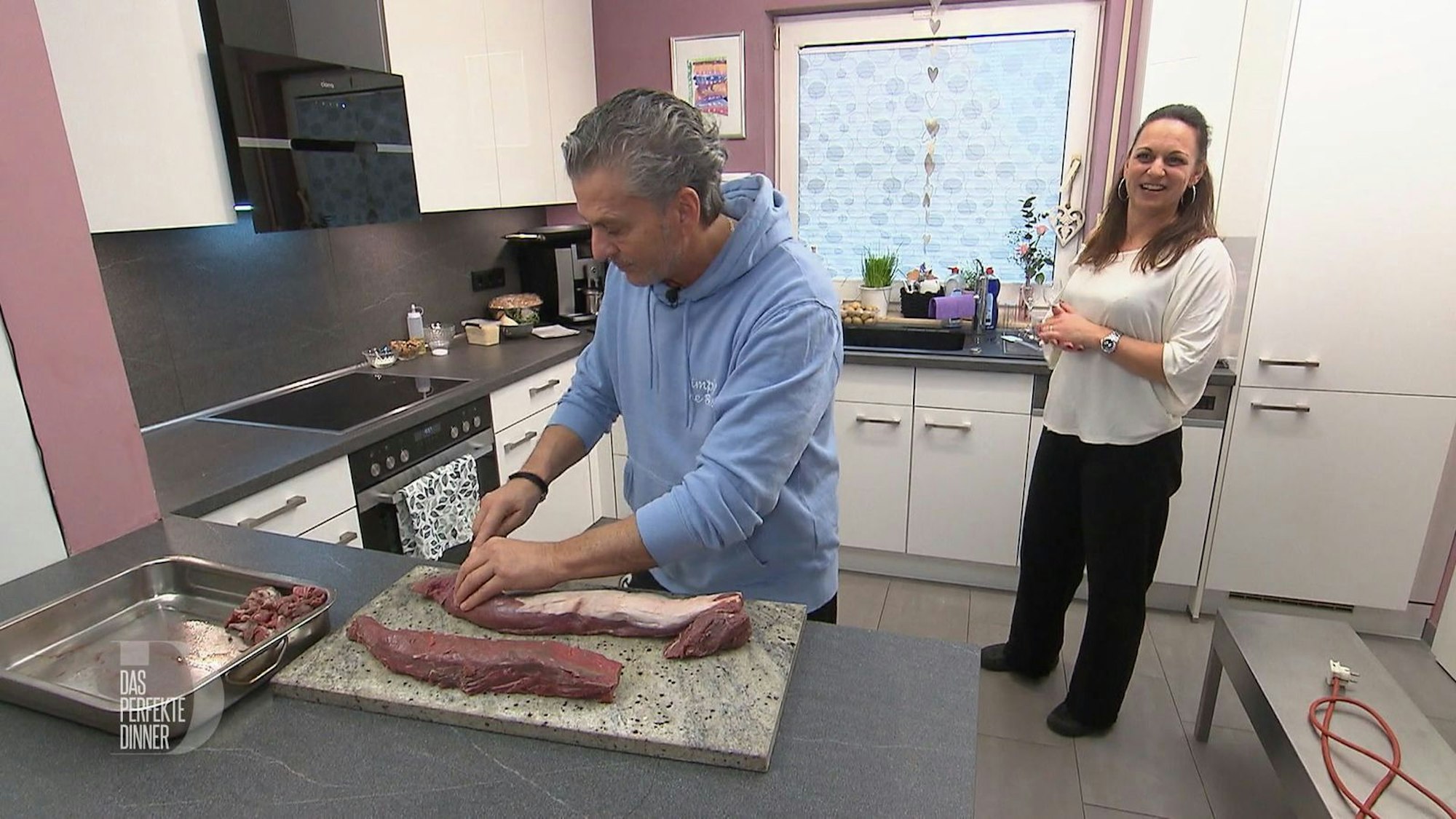 Francesco kocht heute nur die Lieblingsgerichte seiner Frau Kathrin. Das findet sie sehr romantisch.
(Bild: RTL)