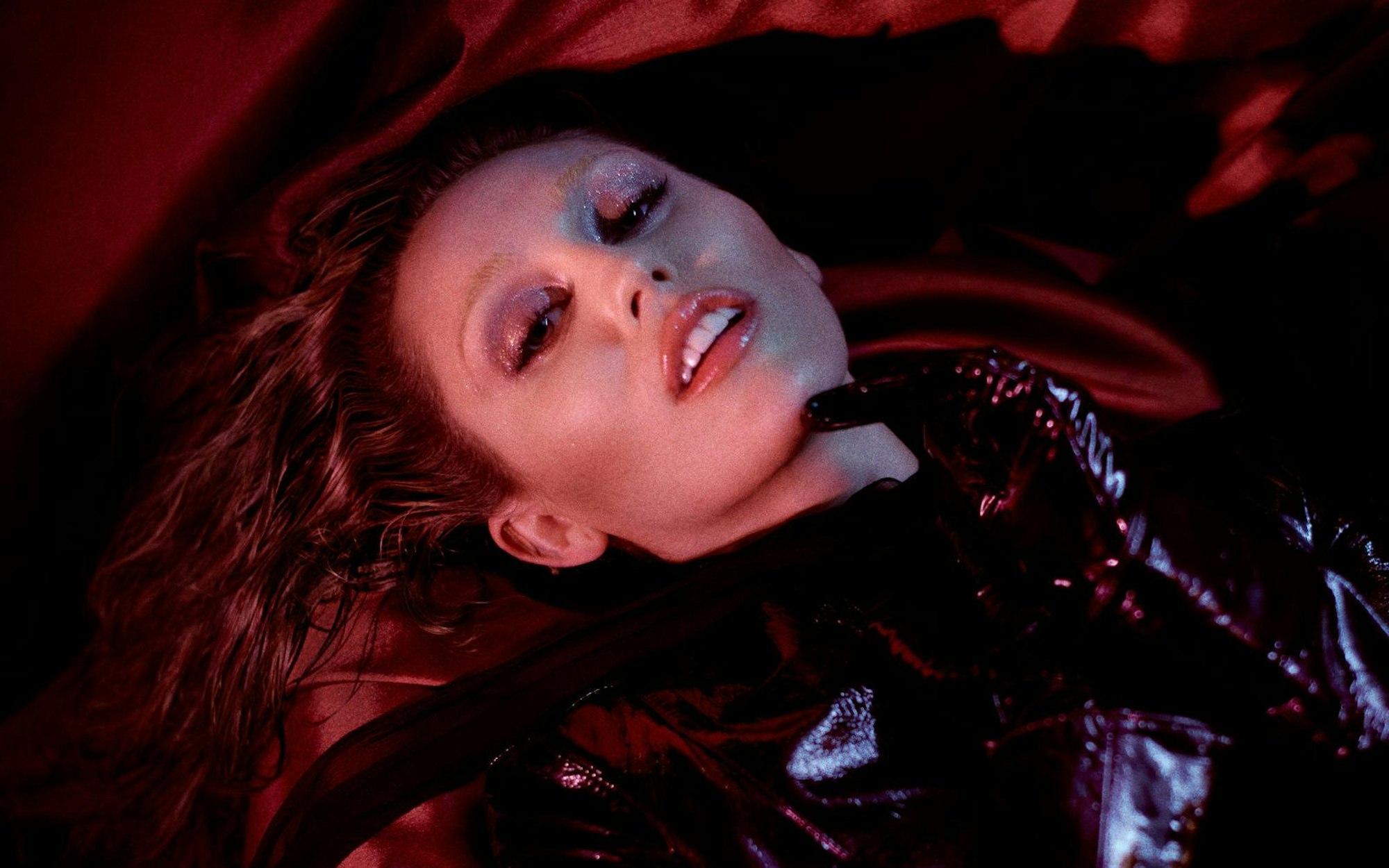 Miley Cyrus sucht das Schöne in der Dunkelheit: Das sehr ambitionierte neunte Studioalbum der US-Sängerin heißt „Something Beautiful“. (Bild: Glen Luchford)