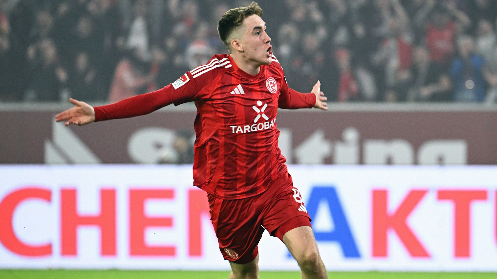 Isak Bergmann Johannesson könnte schon bald zum 1. FC Köln wechseln.