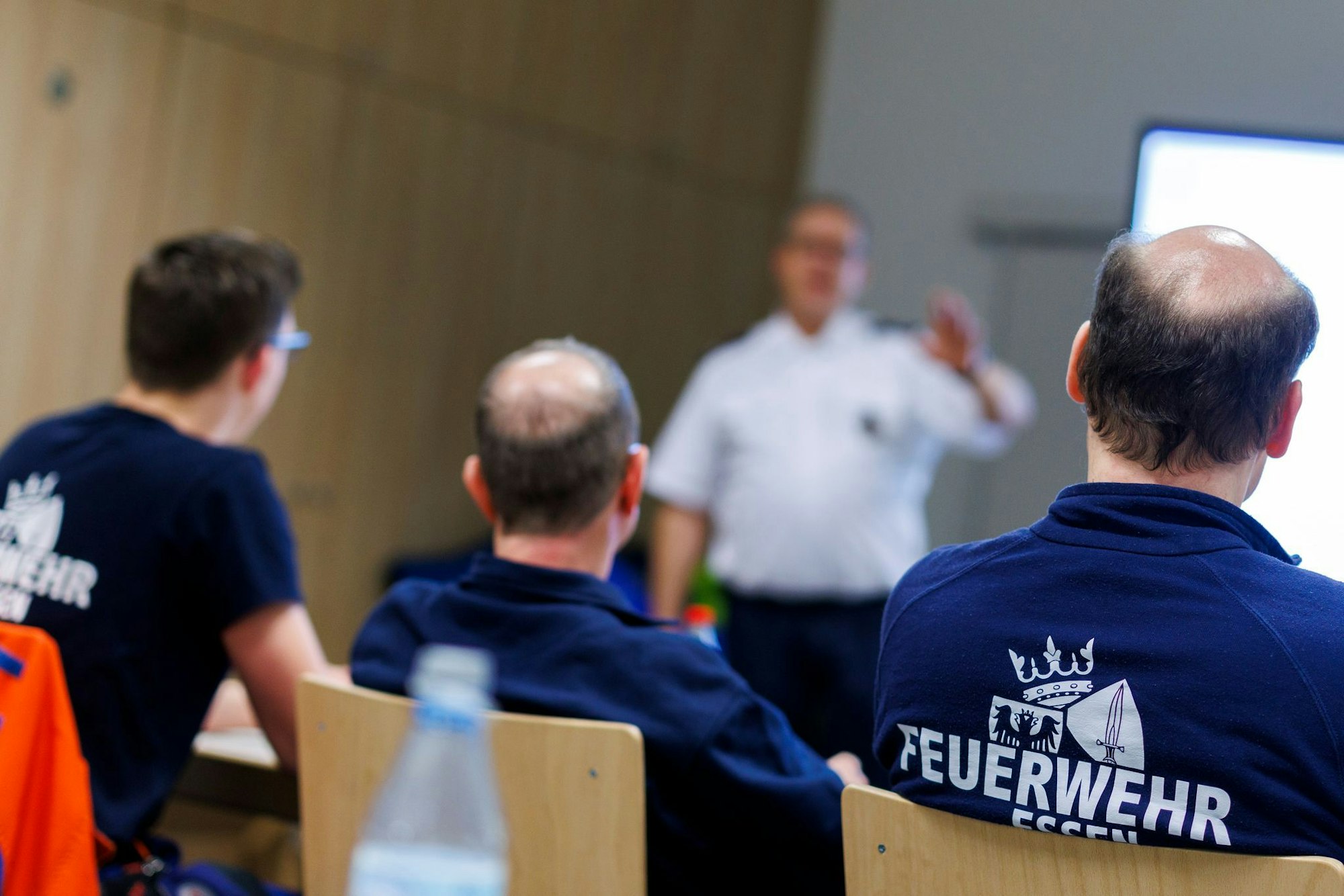 Inzwischen verbindet die App «Mobile Retter» rund 22.500 Teilnehmer in knapp 40 Städten und Landkreisen in sechs Bundesländern - auch Feuerwehrleute in Essen machen mit. (Archivbild)