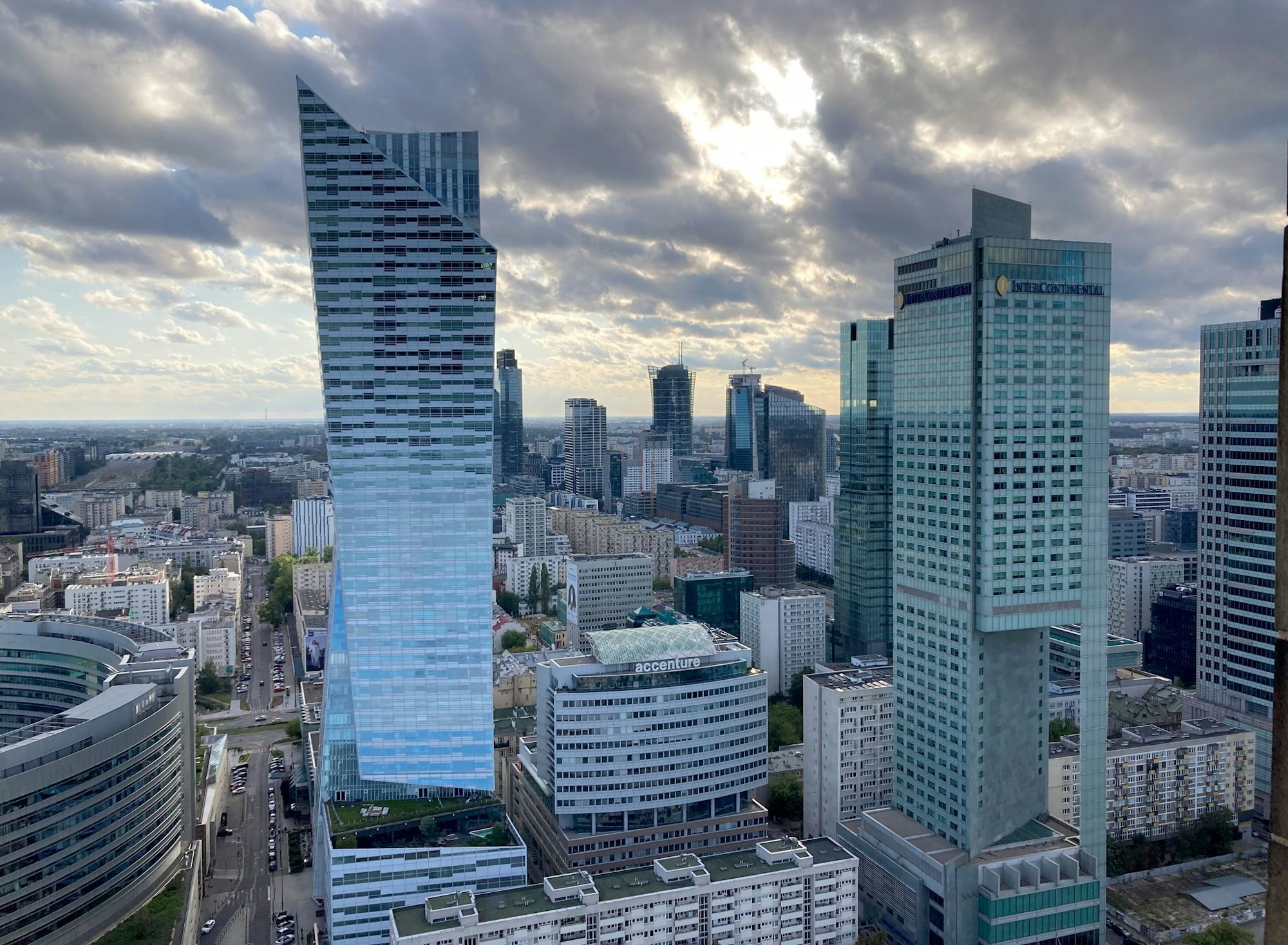 Die Skyline der polnischen Hauptstadt Warschau - Polen hat in den vergangenen 20 Jahren einen enormen wirtschaftlichen Aufschwung verbucht. (Archivbild)