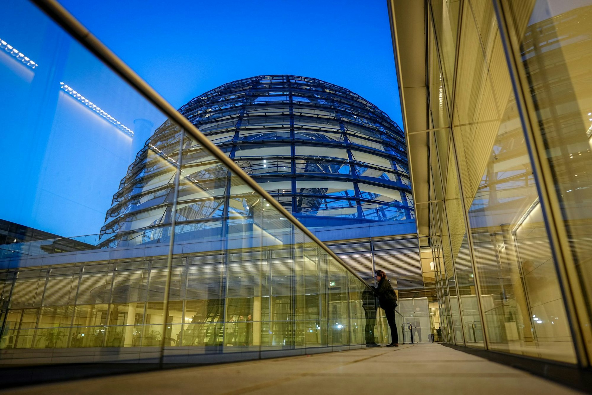 Ein Koloss aus Glas: die Reichstagskuppel. (Archivbild)