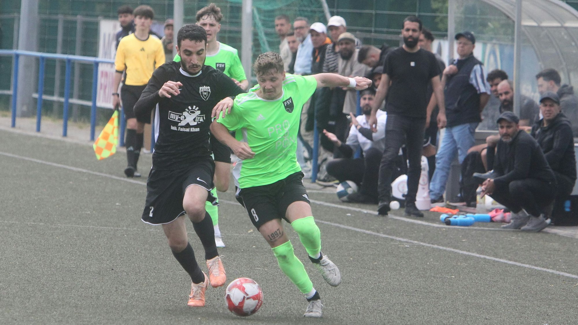 Marc Antoine (rechts) und die FSV-Reserve kommen nicht über ein torloses Remis hinaus.
