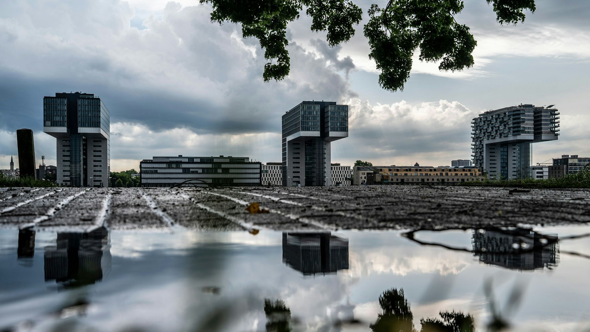 31.05.2025, Köln: Das Frühlingswetter bringt Gewitter mit sich. Foto: Uwe Weiser
