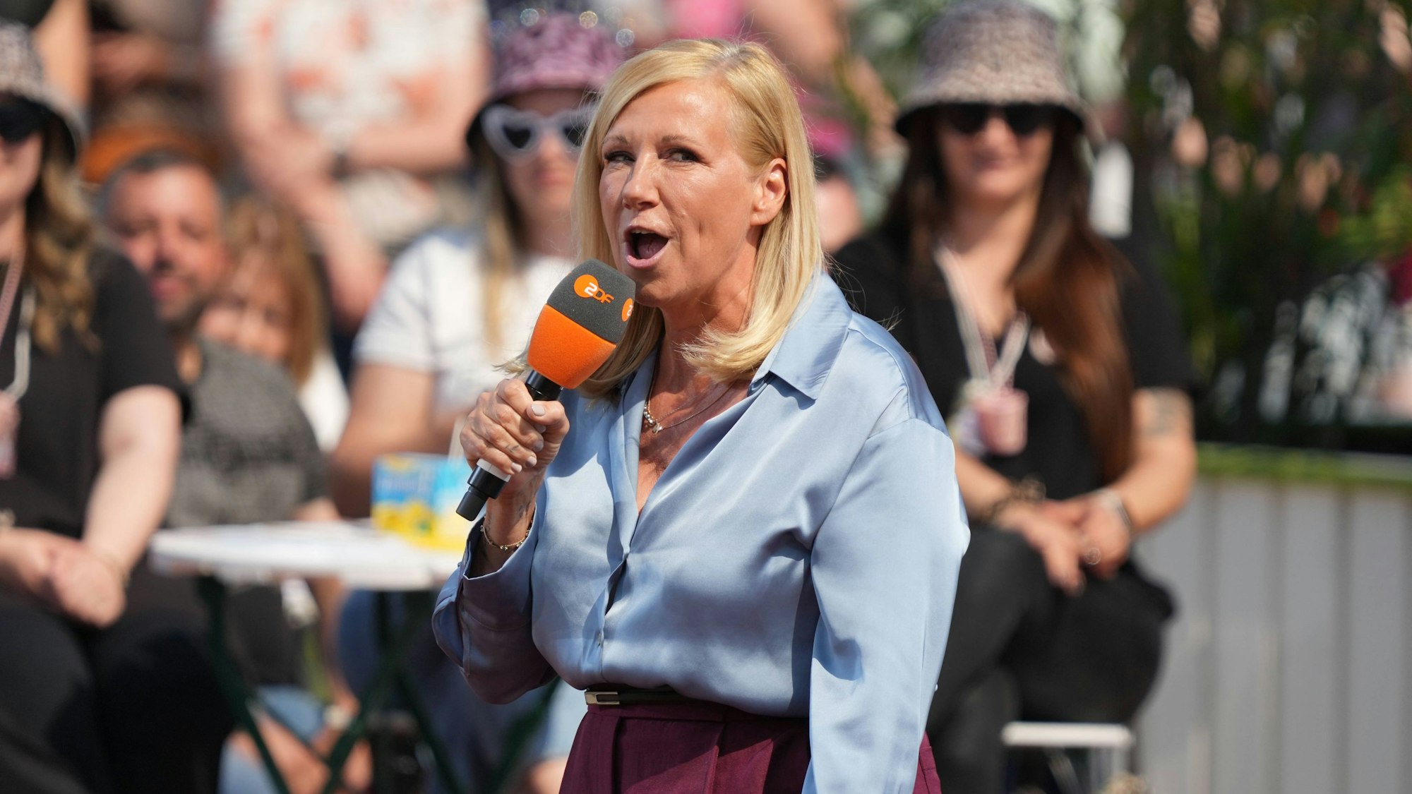 Andrea Kiwi Kiewel im ZDF Fernsehgarten am 11.05.2025 in Mainz.