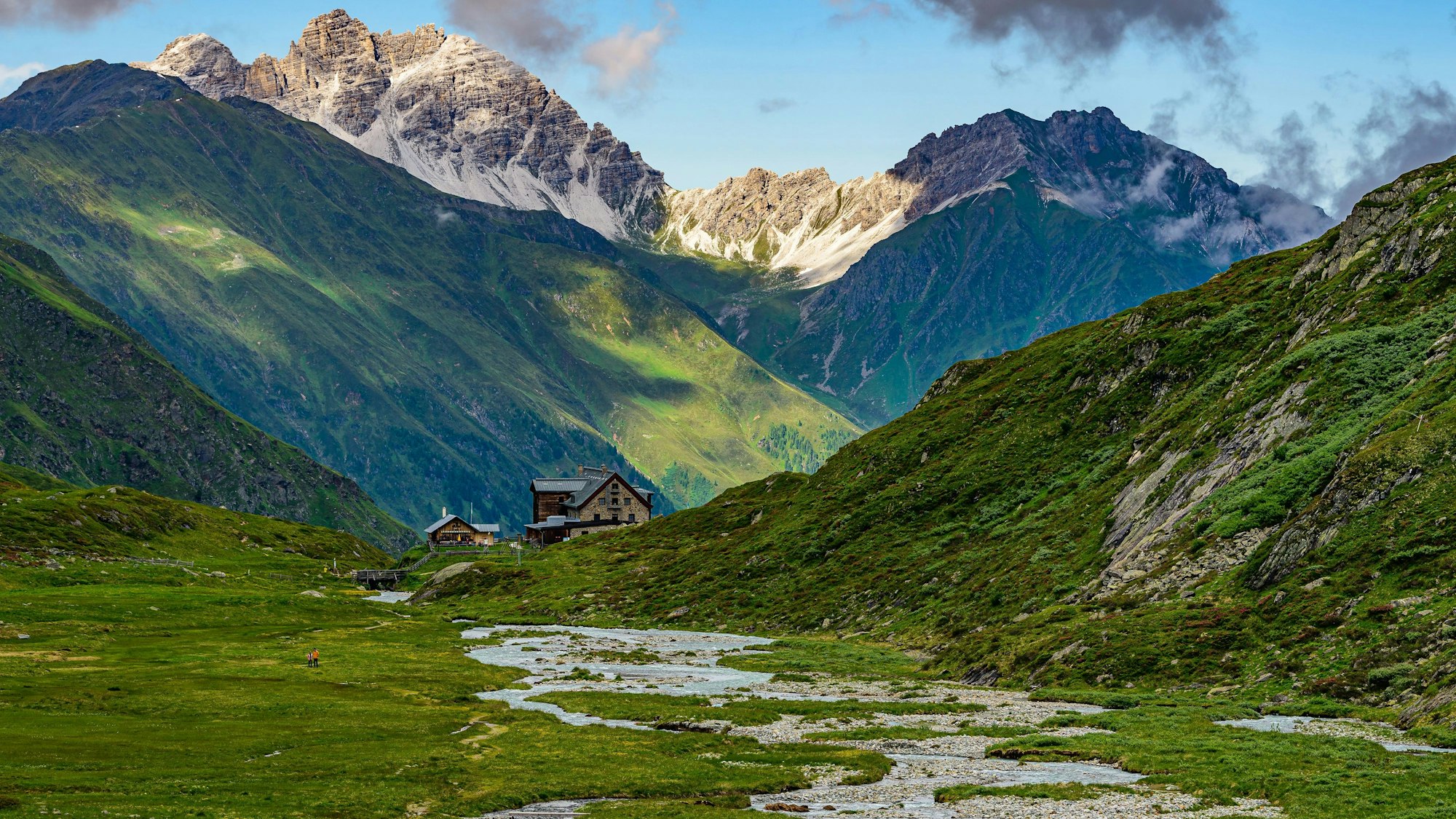 Franz-Senn-Hütte im Oberbergtal in den Stubaier Alpen.