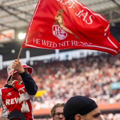 Besucher des Kölner Stadions müssen in der kommenden Saison deutlich höhere Preise für ihre Dauerkarten zahlen.