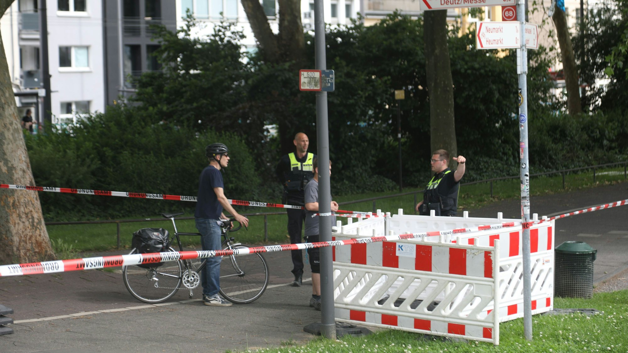 02.02.2025, Köln: Auf der Deutzer Werft wurden drei Weltkriegsbomben gefunden. Die Entschärfung soll am Mittwoch stattfinden, von den Evakuierungen sind dann 20.000 Anwohner betroffen. Foto: Arton Krasniqi