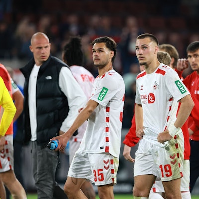 1. FC Köln vs. Jahn Regensburg, 32. Spieltag, 03.05.2025, 20.30 Uhr, von links: Max Finkgräfe, Tim Lemperle (1. FC Köln), Bild: Herbert Bucco
