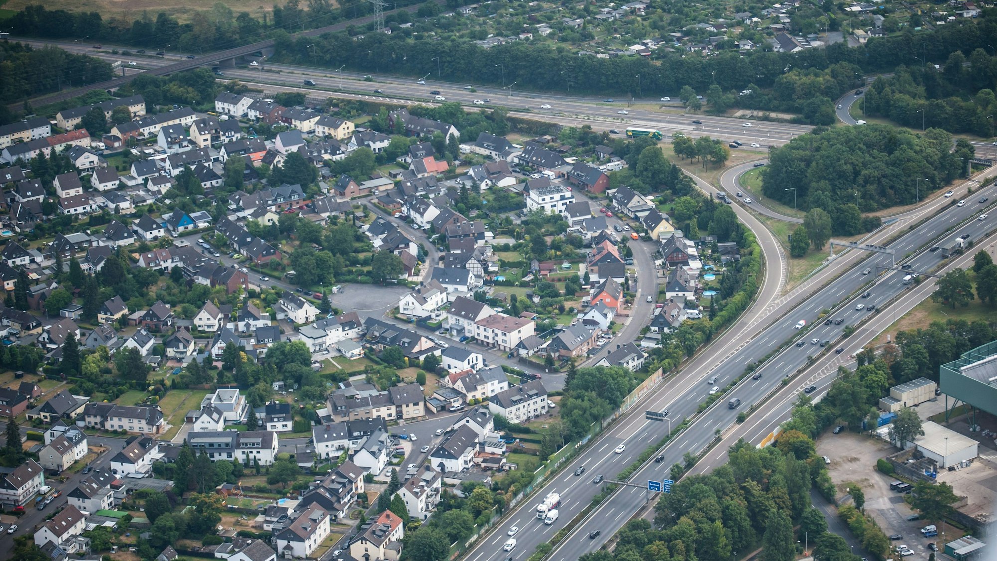 Auch hier soll es einen Ausbau geben: an der Autobahn 3 und am Leverkusener Kreuz.