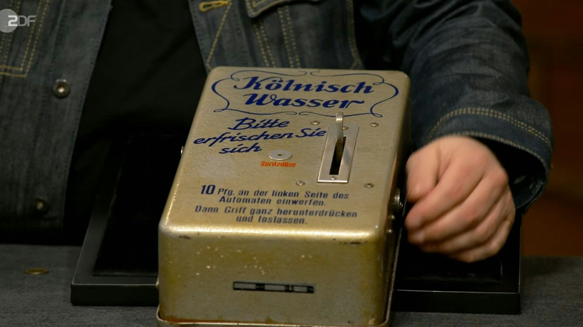 Der „Kölnisch Wasser“-Automat aus Aachen im Rheinland bei „Bares für Rares“