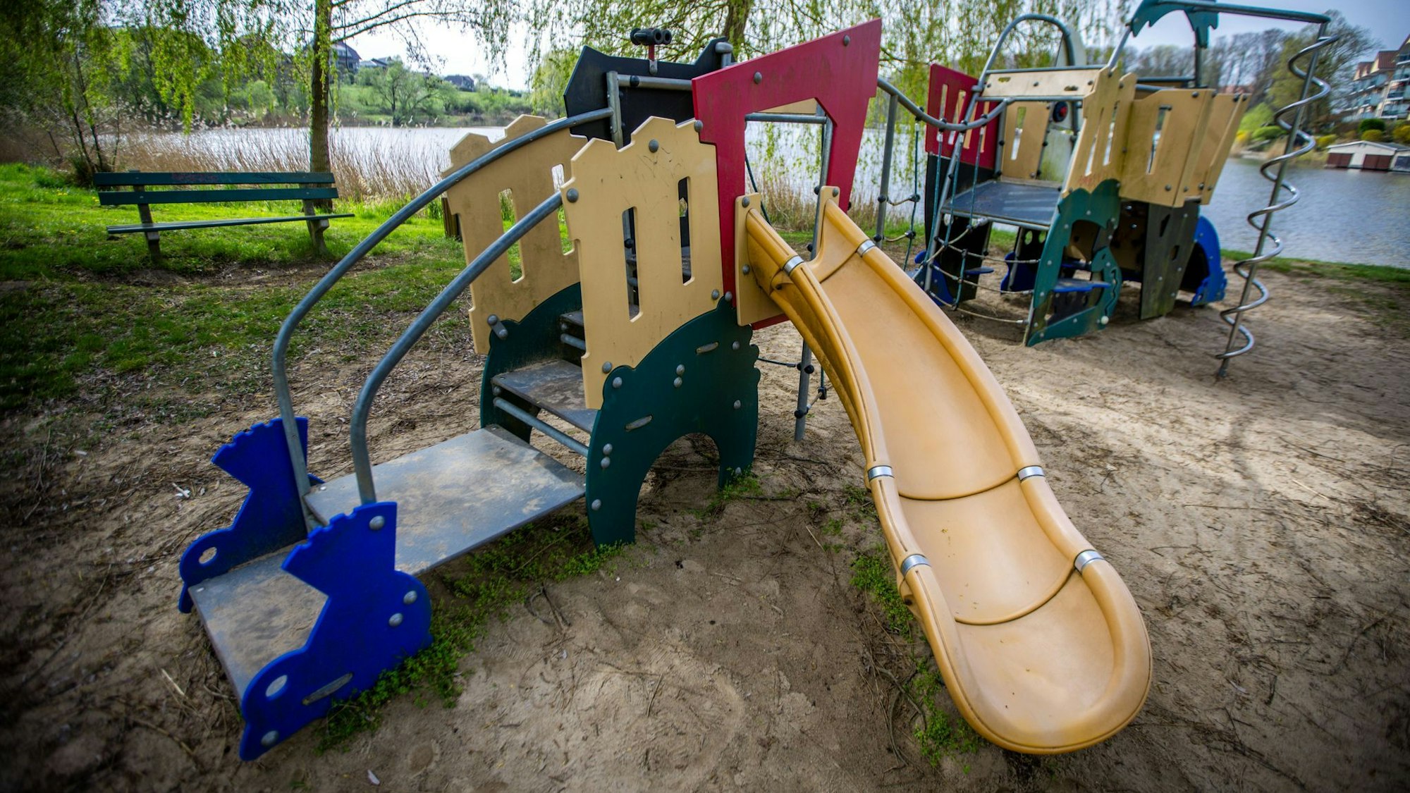 Mehr Spielplätze könnten helfen. (Illustration)