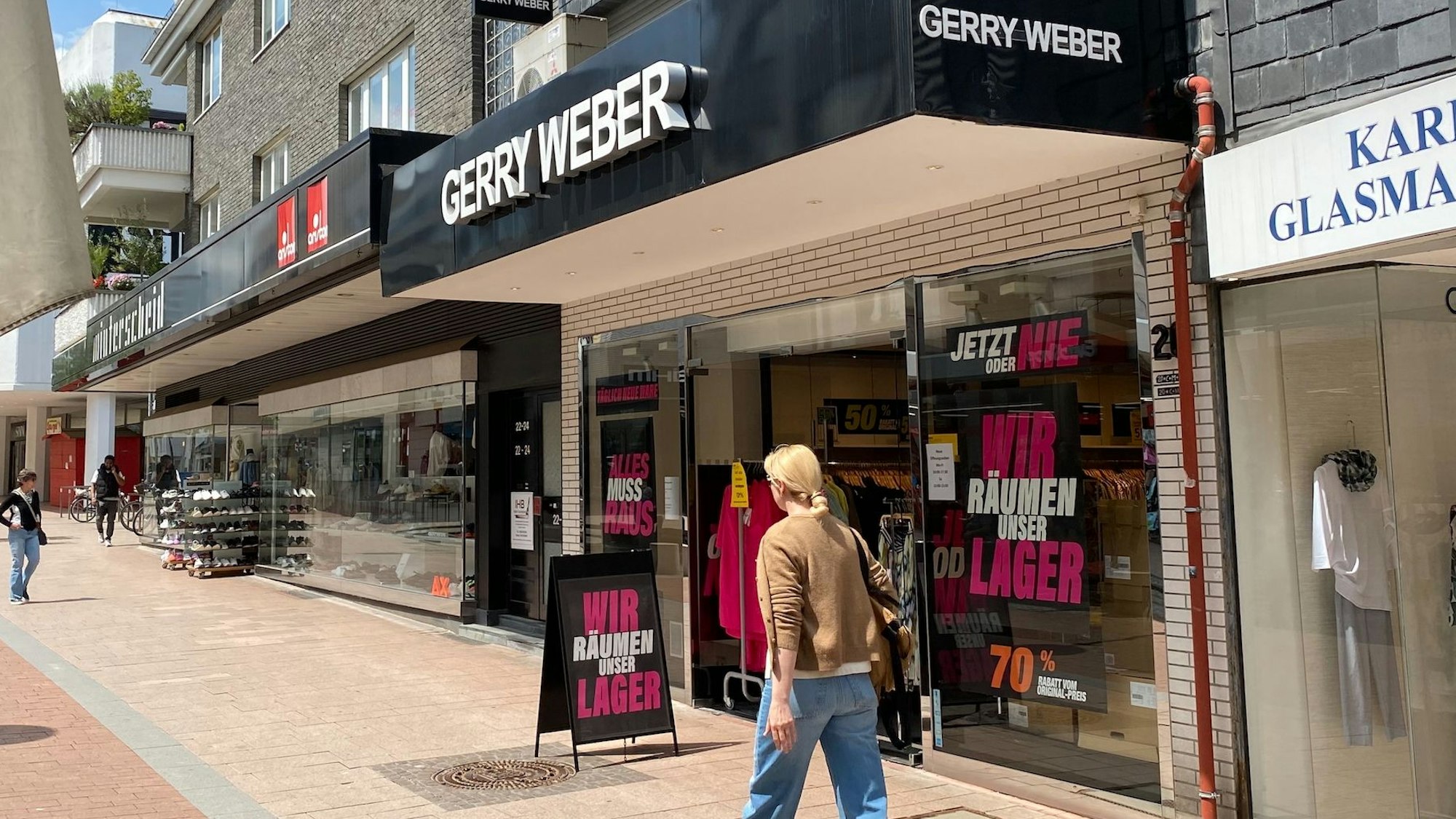 Zu sehen ist die Gerry-Weber-Filiale am Brühler Steinweg.