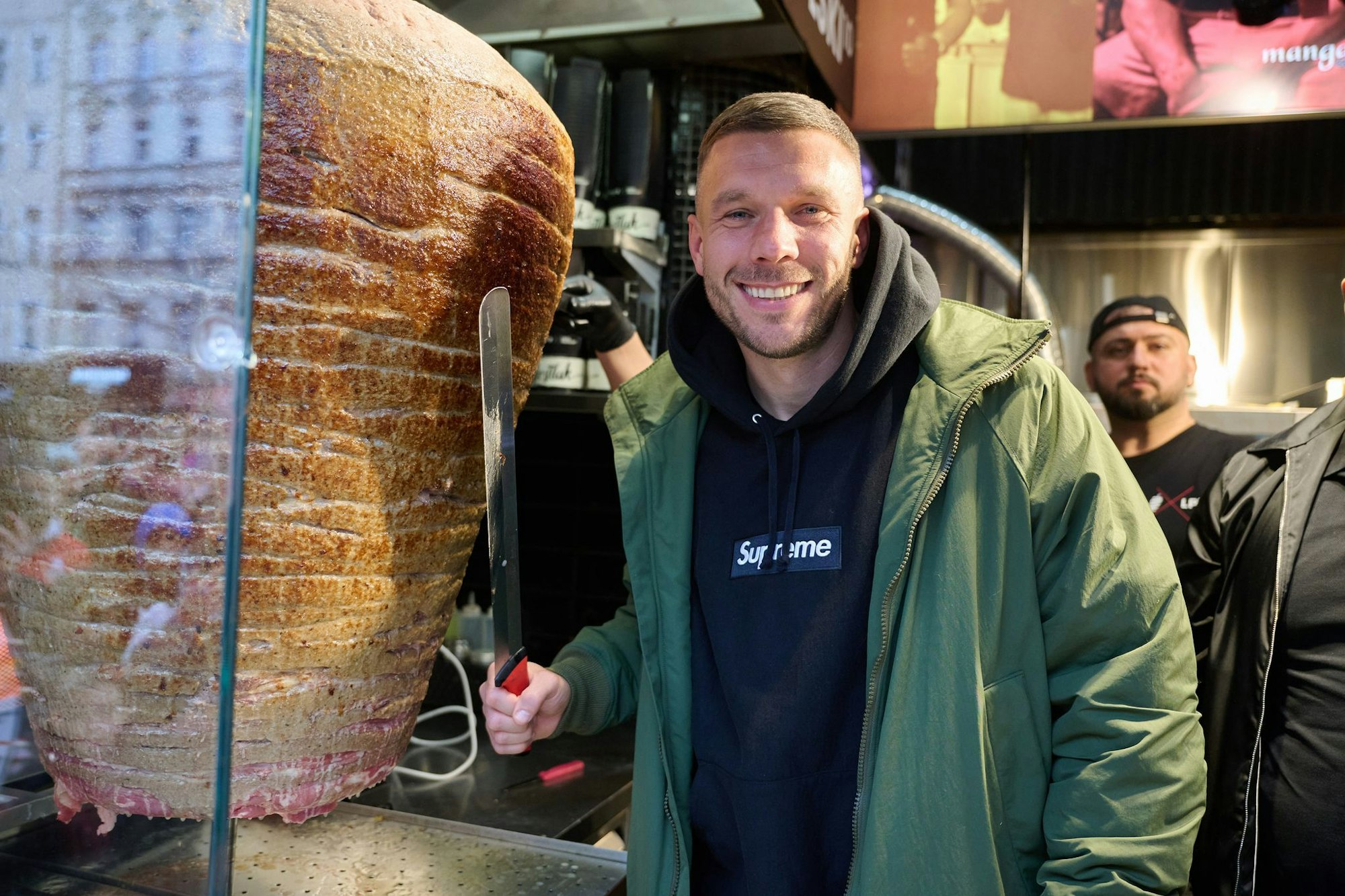Lukas Podolski ist an mehreren Döner-Restaurants beteiligt.