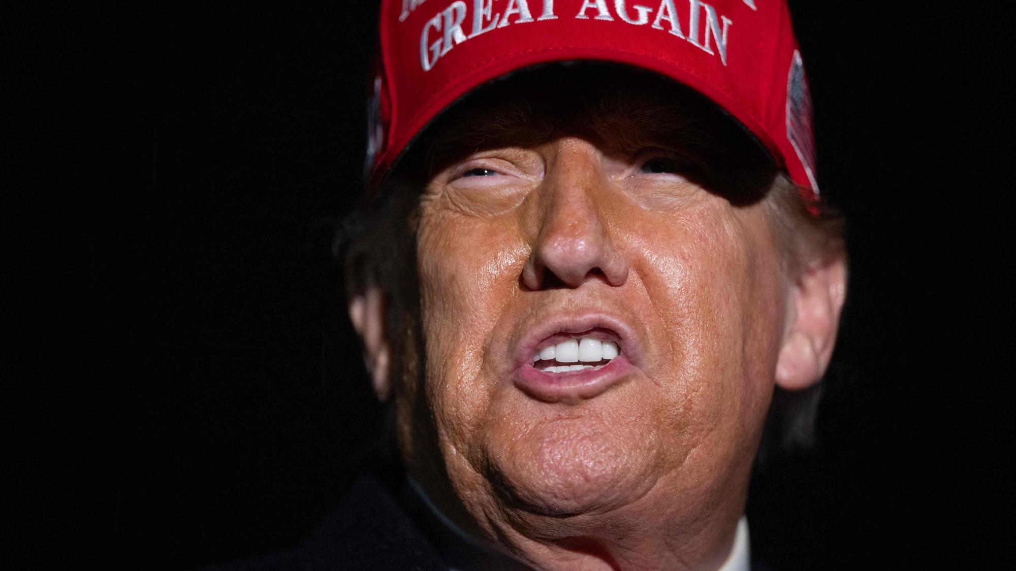 US-Präsident Donald Trump hat eine absurde Verschwörungstheorie über Joe Biden verbreitet. (Archivbild)