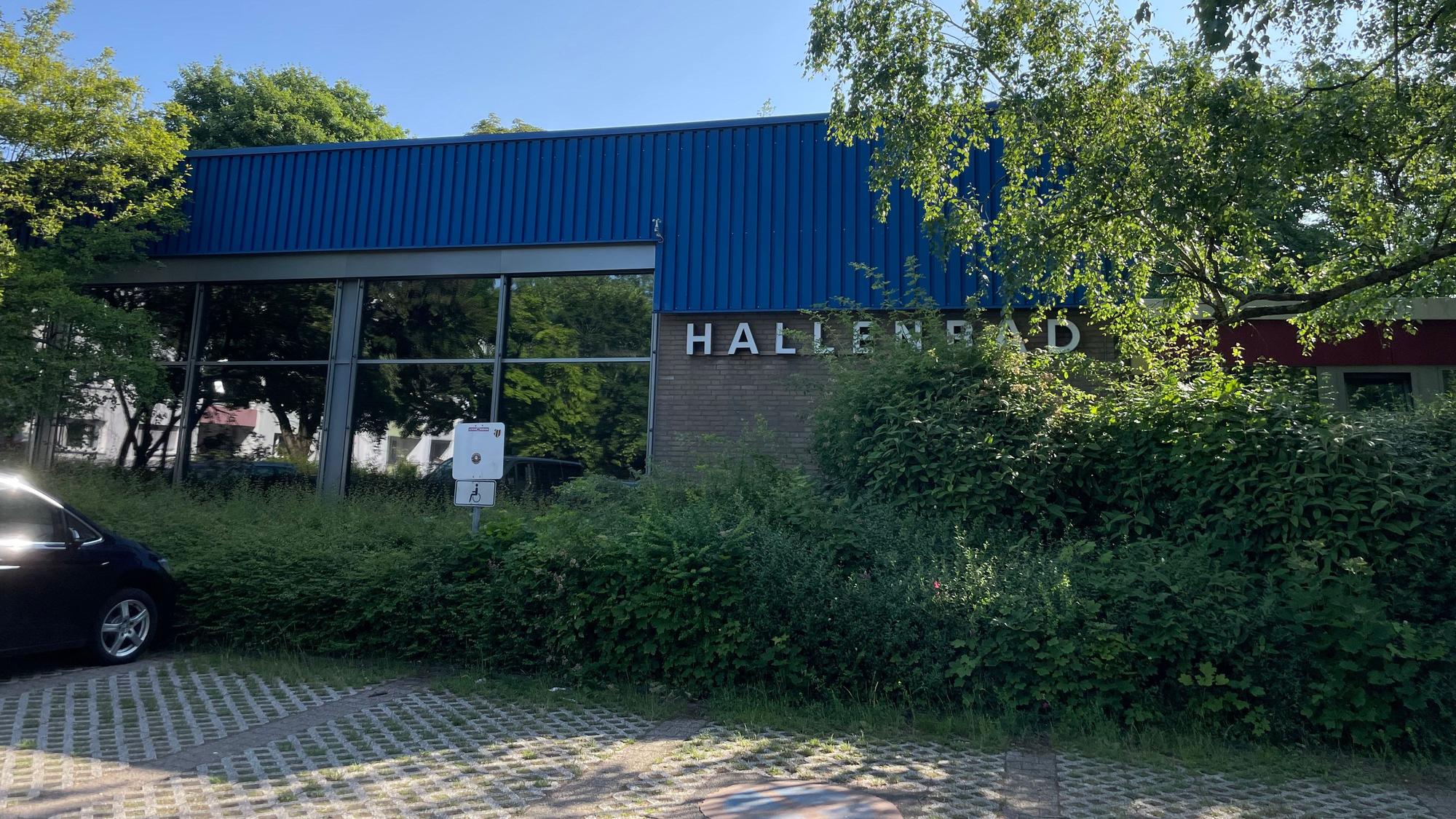 Die Sanierung des Hallenbades Bergisch Neukirchen ist seit 2019 geplant.