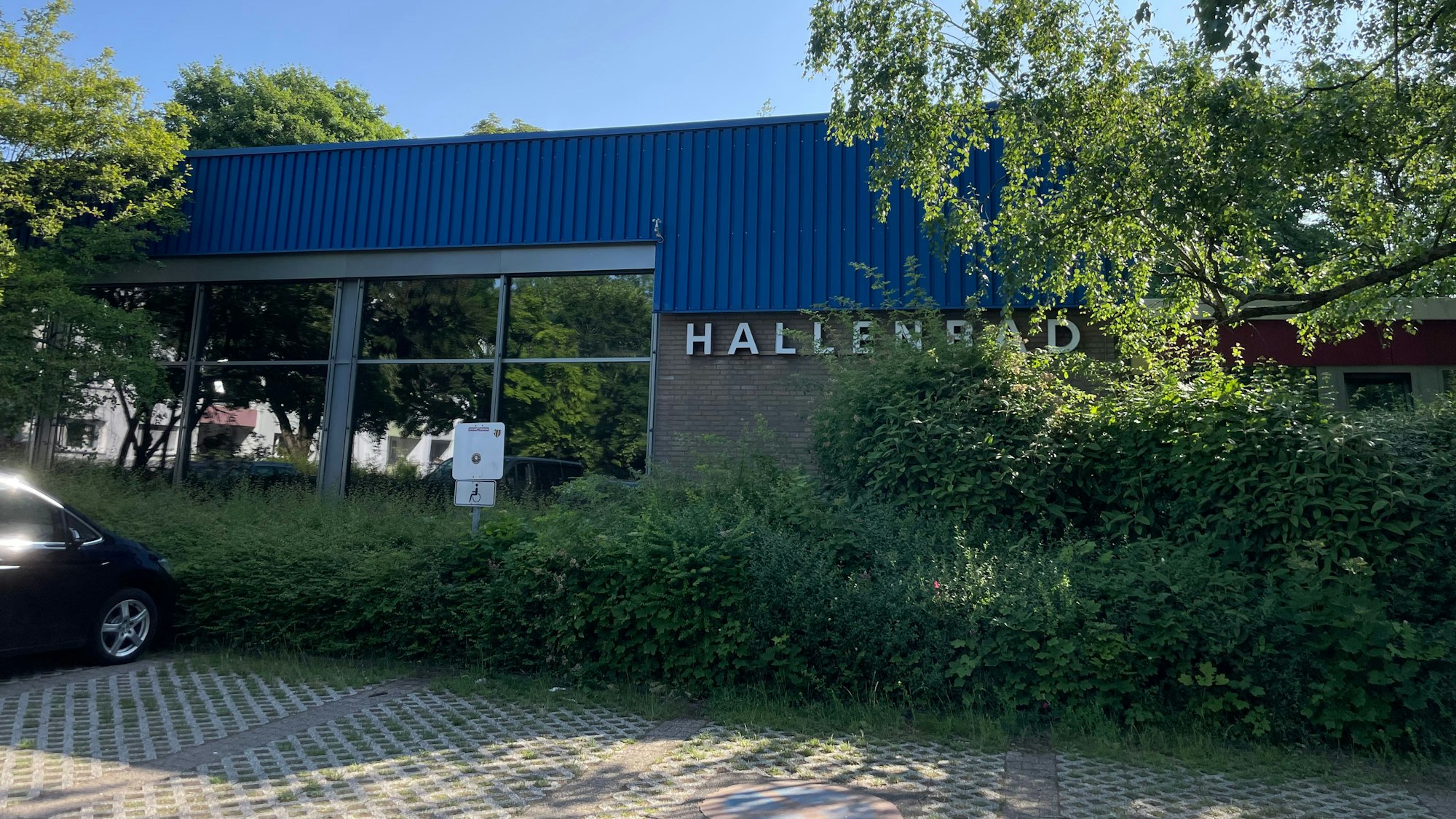 Die Sanierung des Hallenbades Bergisch Neukirchen ist seit 2019 geplant.