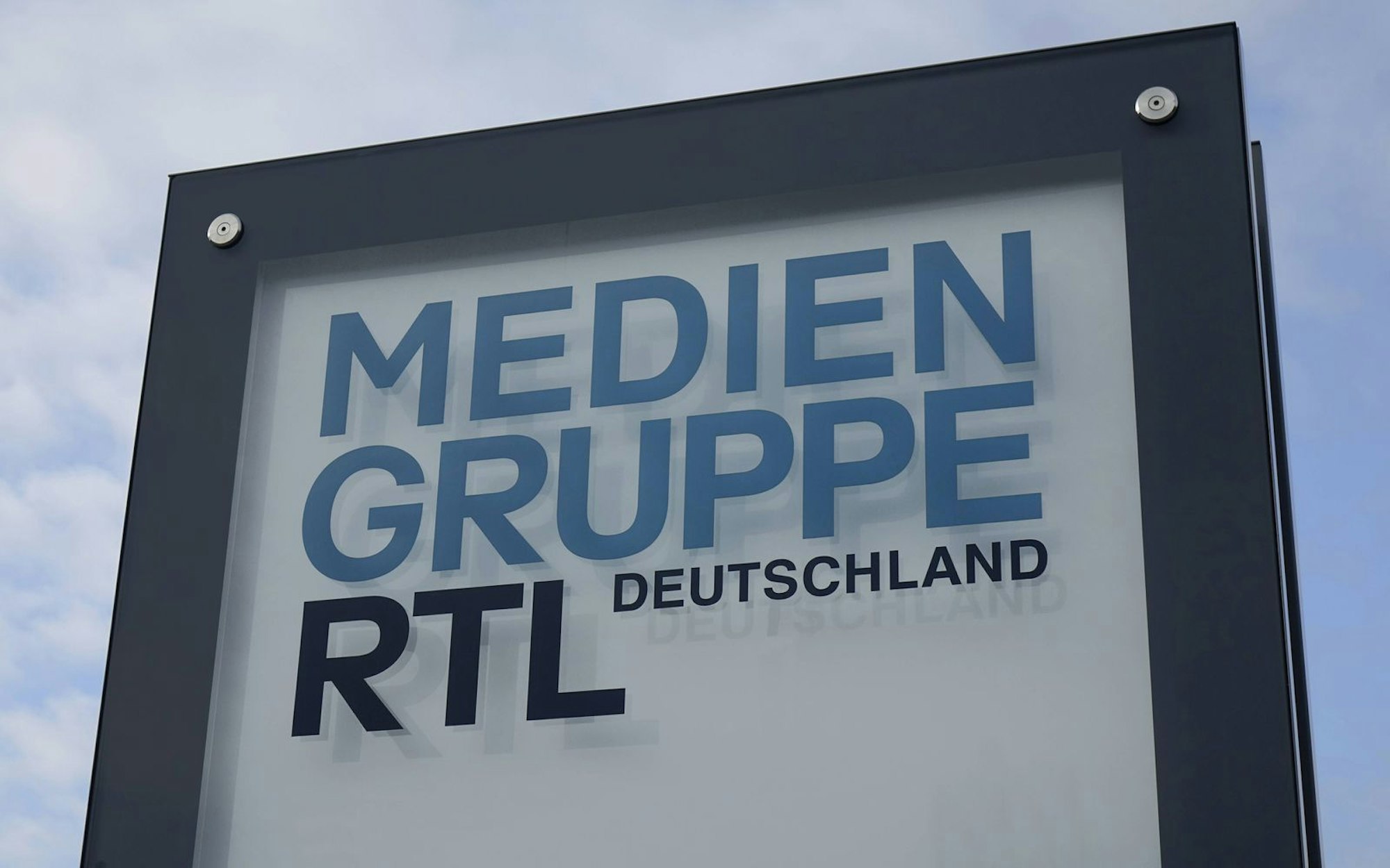 Auch RTL gehört zum Evakuierunsbereich: In Köln wurden drei Weltkriegsbomben entdeckt, voraussichtlich 20.000 Menschen müssen ihre Wohnungen verlassen. (Bild: IMAGO / Steinach)