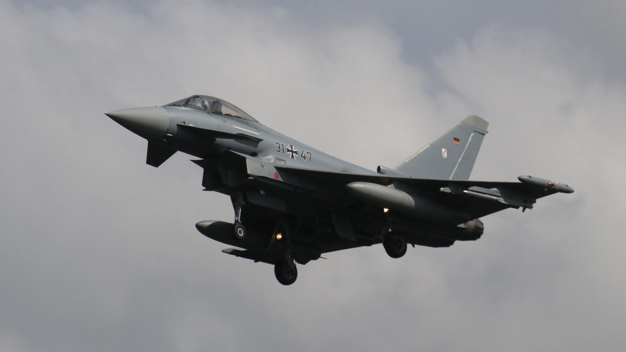 Eurofighter im Anflug auf den Fliegerhorst Nörvenich.
