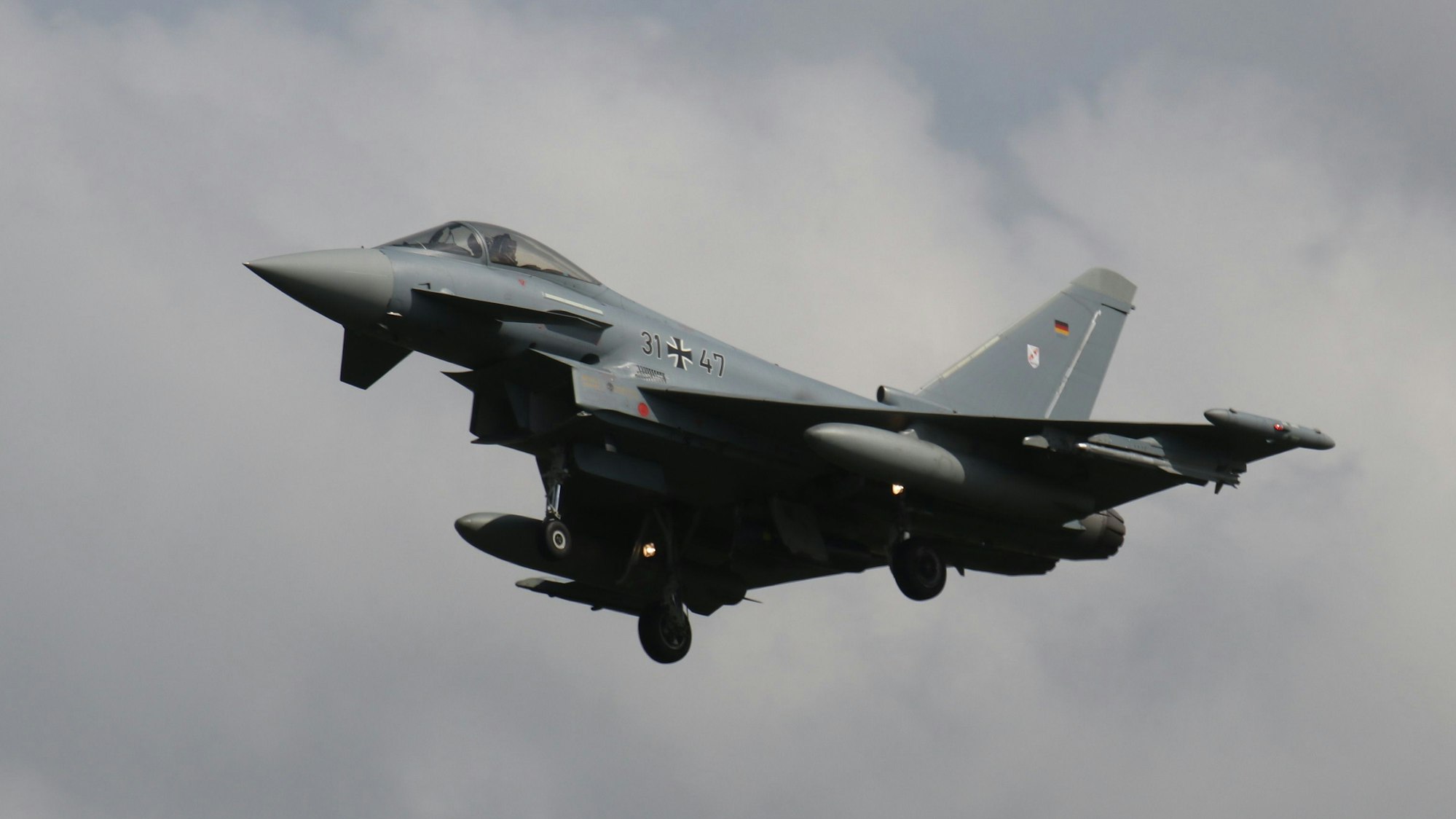 Eurofighter im Anflug auf den Fliegerhorst Nörvenich.