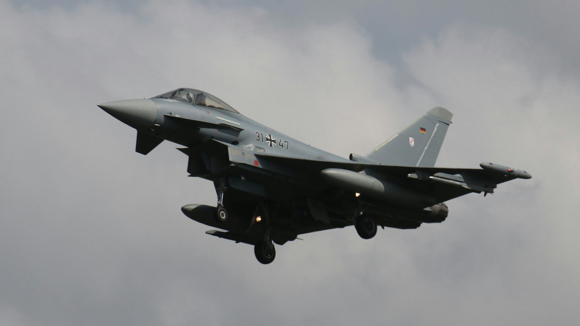 Eurofighter im Anflug auf den Fliegerhorst Nörvenich.