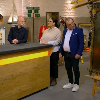 Das Ehepaar Mehmet und Assu Kandemir (v.r.) mit Horst Lichter und Colmar Schulte-Goltz bei „Bares für Rares“.