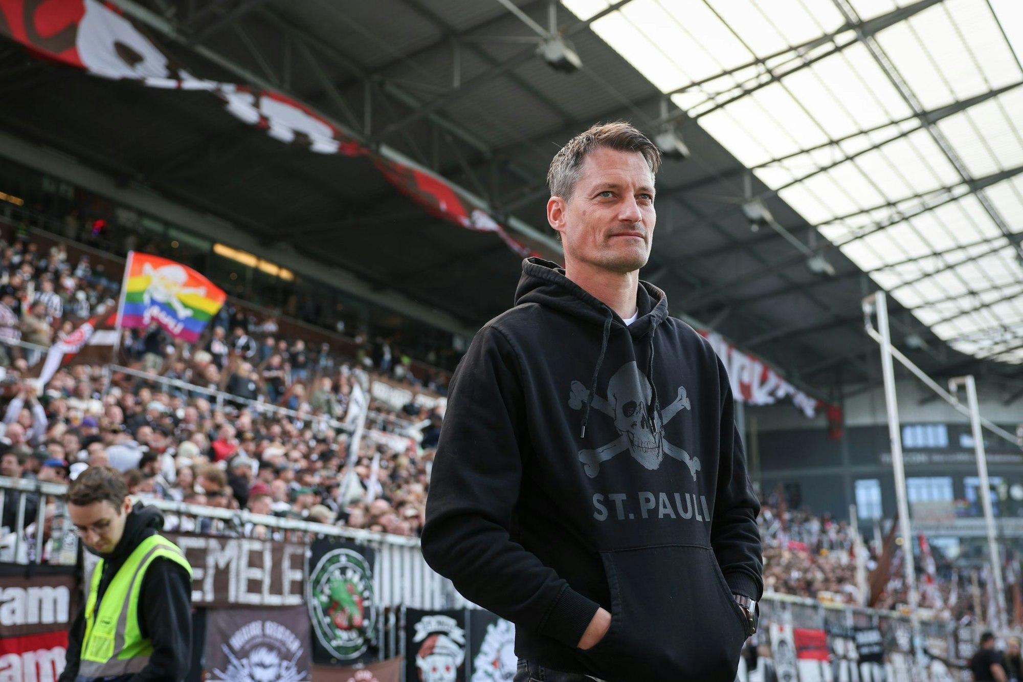 Will offenbar beim FC St. Pauli bleiben: Trainer Alexander Blessin.