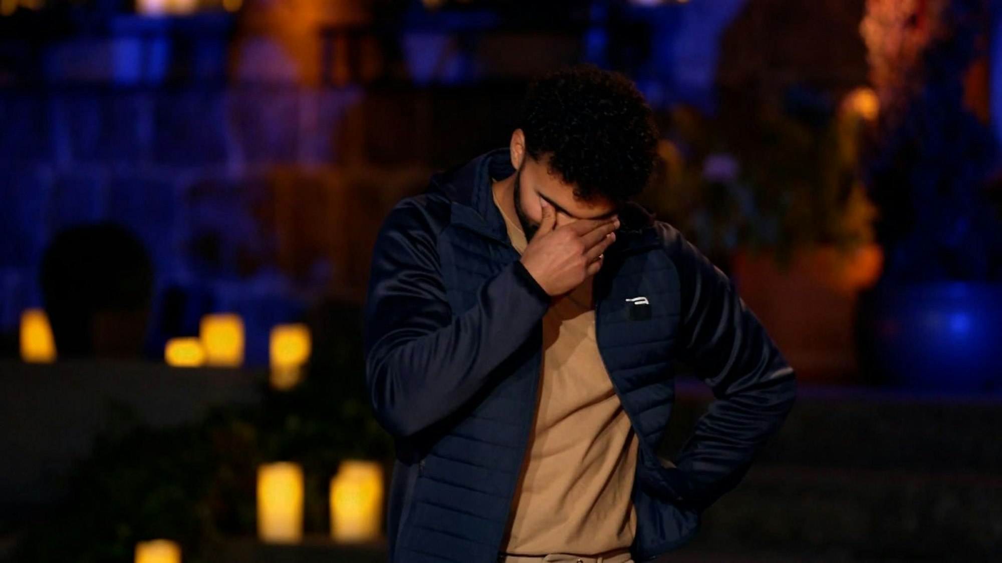 Motsi, Charlotte und Mirja verkündeten der Reihe nach: „Ich bin eine Verräterin.“ Younes war am Ende, auch seelisch. „Ich bin gebrochen.“ (Bild: RTL)