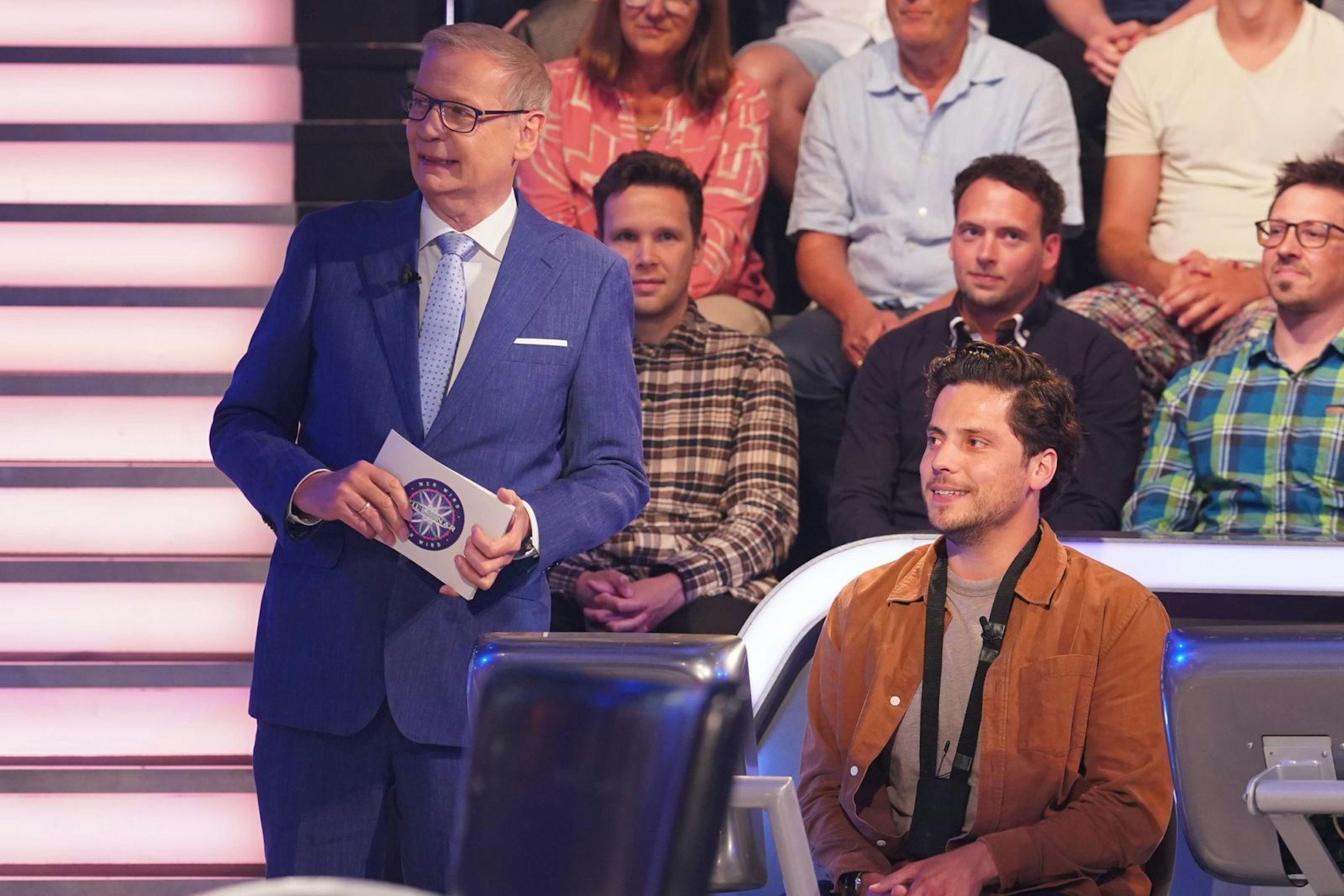 Der Überraschungsgast wusste vorher nicht, dass er als Kandidat angemeldet war. Er erspielte 64.000. (Bild: RTL / Stefan Gregorowius)