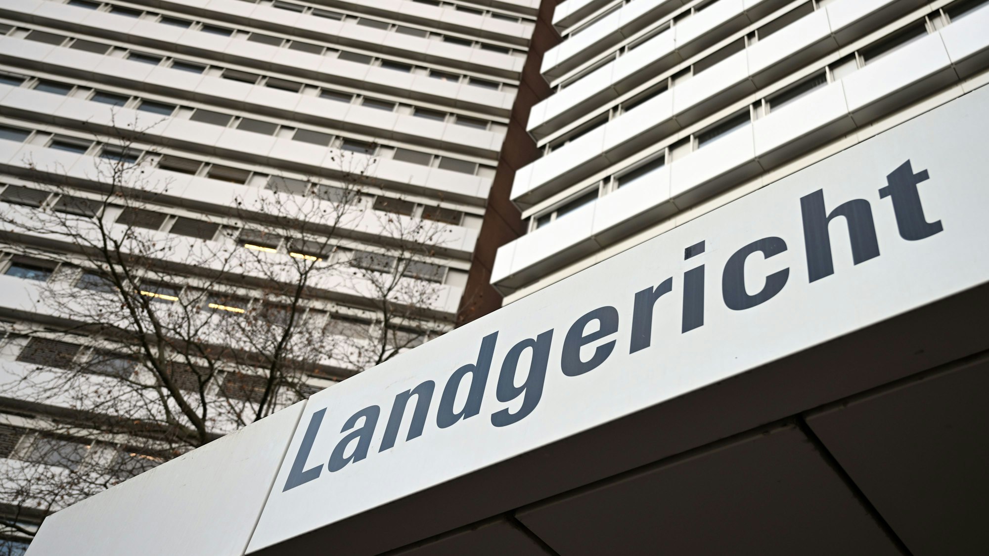 Die Fassade des Landgerichts in Köln